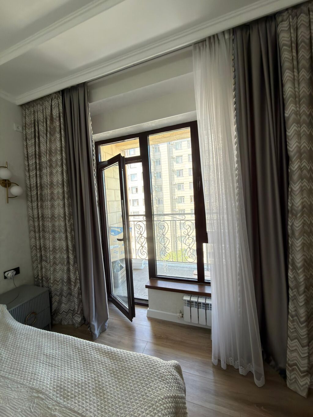 3 комнаты, 120 м², Золотой квадрат Элитка, 8 этаж, Дизайнерский ремонт: фото 4