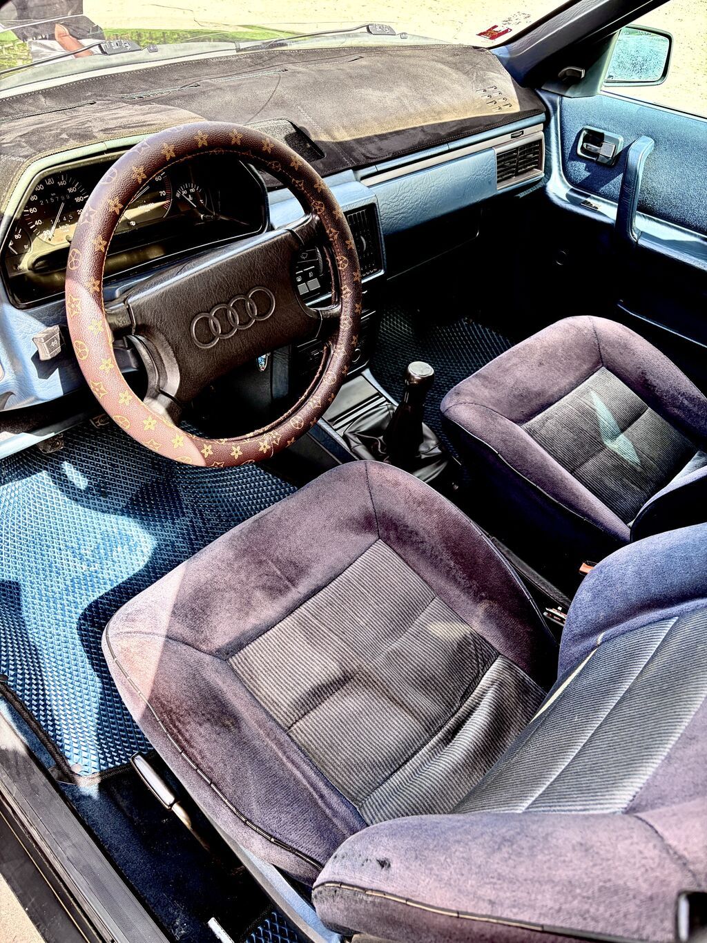 Audi 100: 1987 г., 2.3 л, Механика, Бензин, Седан: фото 4