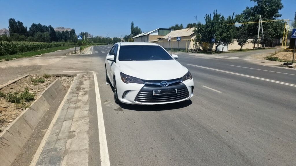 Toyota Camry: 2015 г., 2.5 л, Автомат, Гибрид, Седан: фото 3