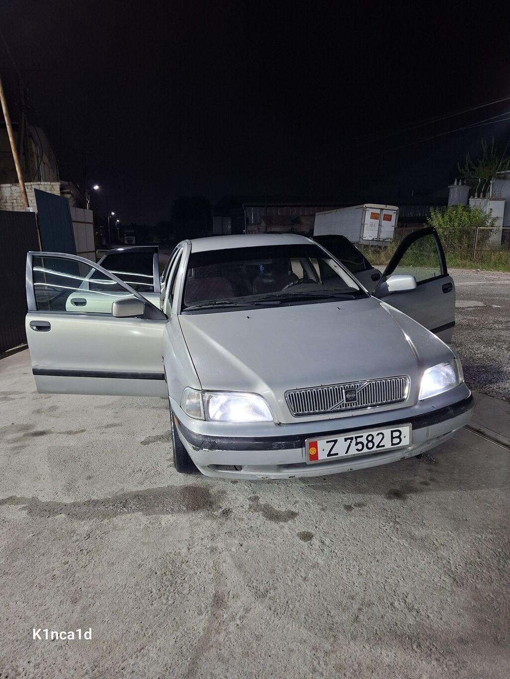 Volvo S40: 1998 г., 2 л, Механика, Бензин, Седан — фото 2