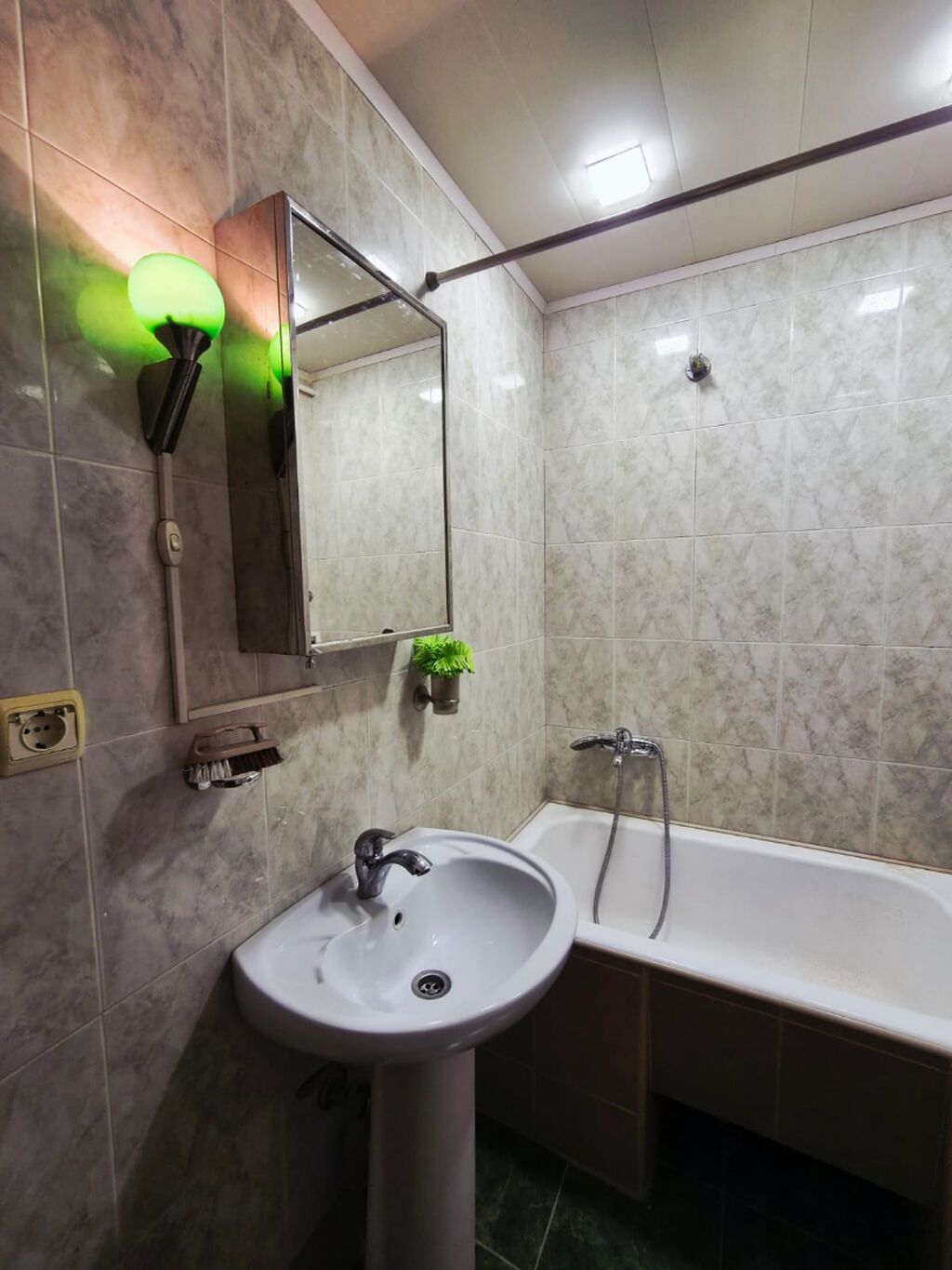 Продаётся 2-комнатная квартира в старом фонде, Azadlıq Prospekti, 37 м², 135 000 AZN, фото 5 / 12