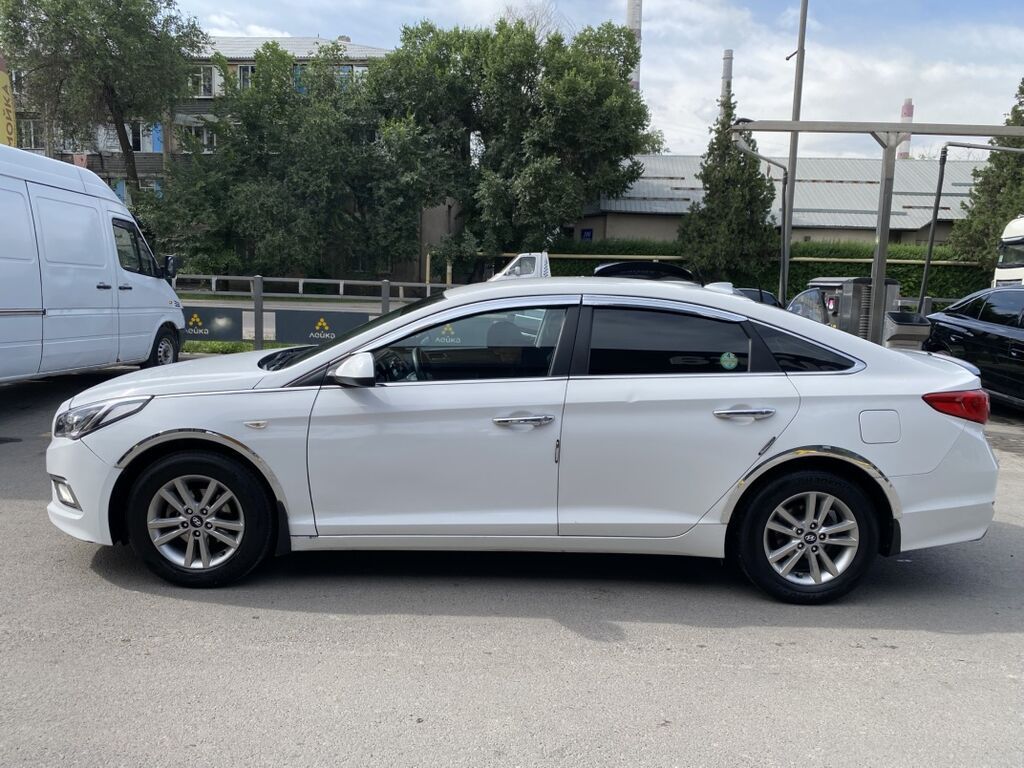 Hyundai Sonata: 2017 г., 2 л, Автомат, Газ, Седан: фото 2