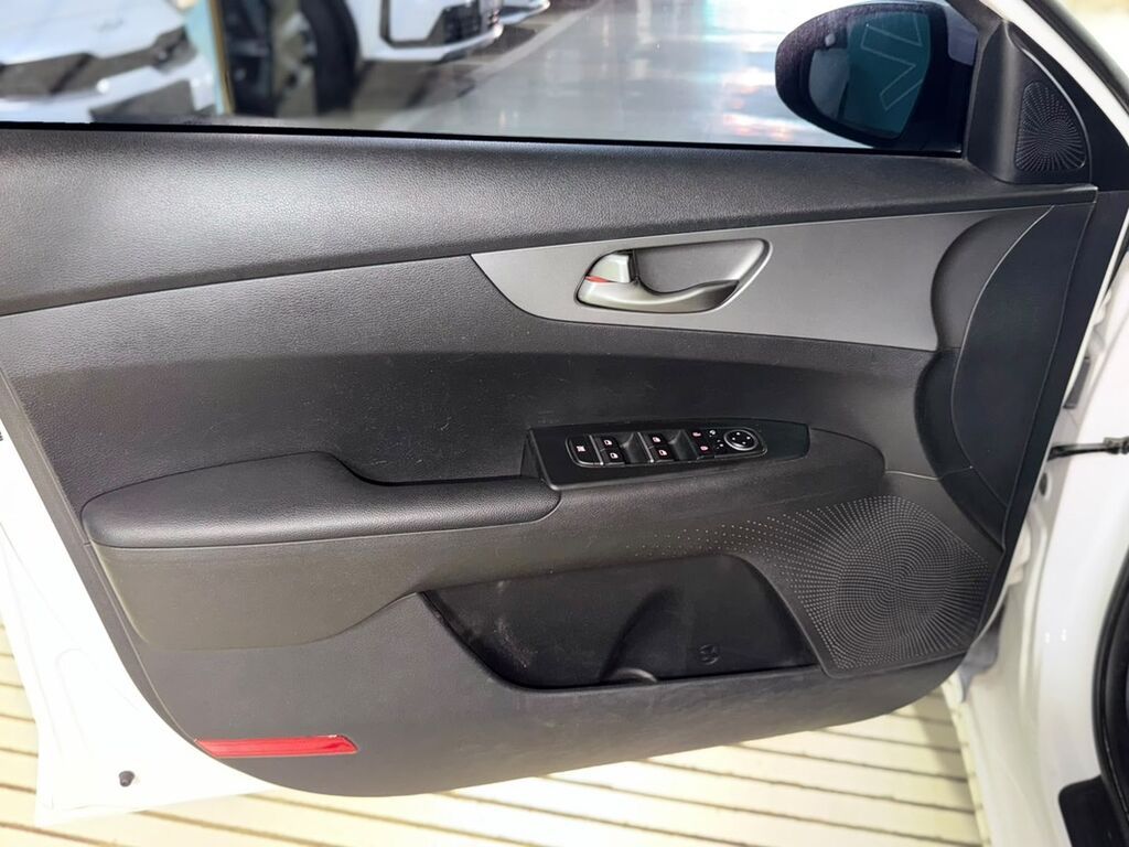 Kia Cerato: 2021 г., 1.6 л, Автомат, Седан: фото 5