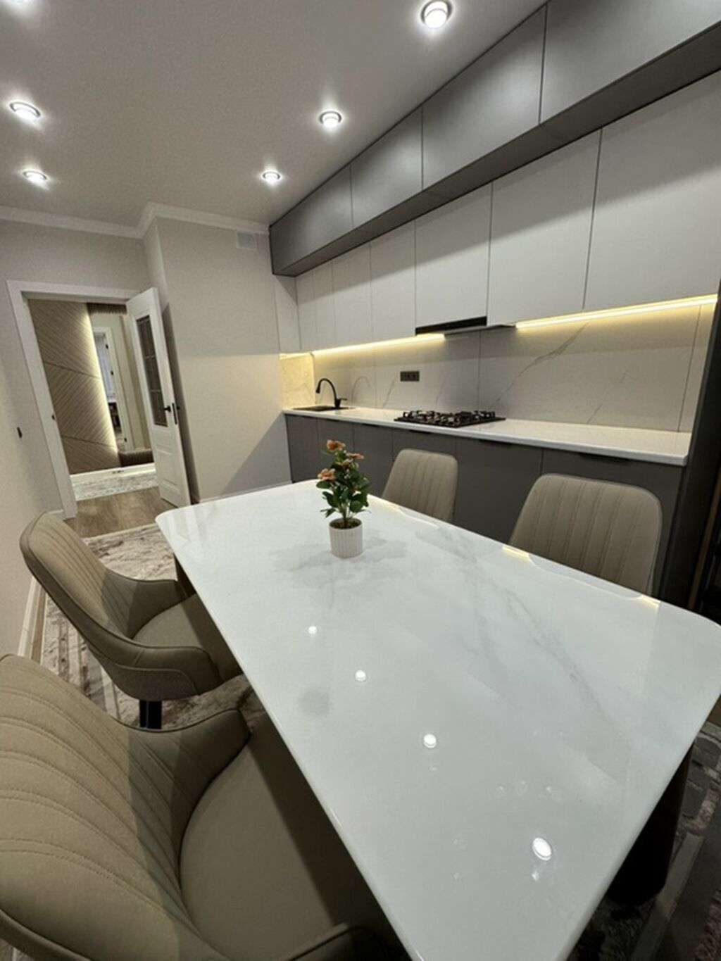 2 комнаты, 57 м², Элитка, 2 этаж, Свежий ремонт — фото 2