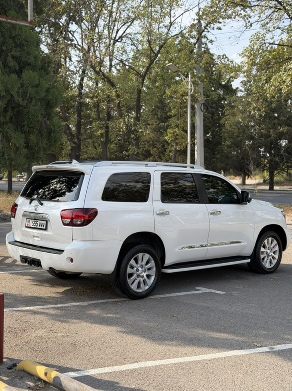 Toyota Sequoia: 2020 г., 5.7 л, Автомат, Бензин, Внедорожник: фото 3
