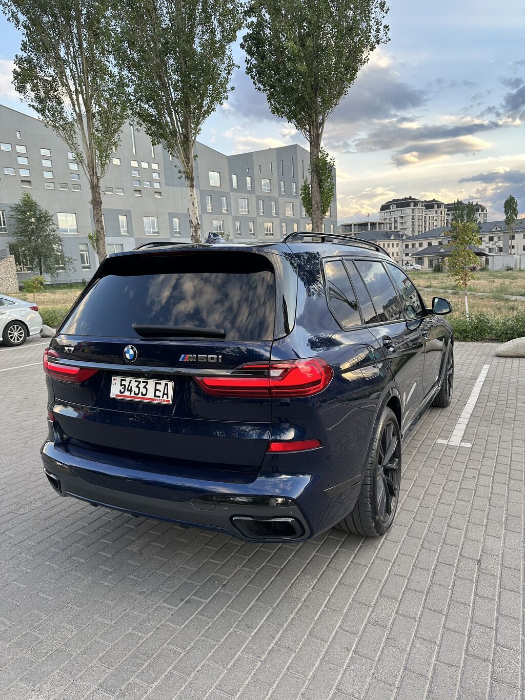 BMW X7: 2021 г., 4.4 л, Автомат, Бензин, Внедорожник: фото 2