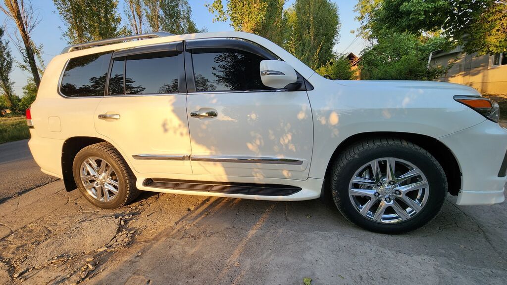 Lexus LX: 2012 г., Автомат, Внедорожник: фото 8