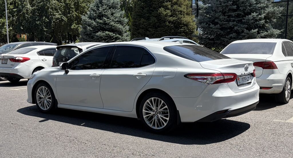 Toyota Camry: 2020 г., 2.5 л, Автомат, Бензин, Седан: фото 2