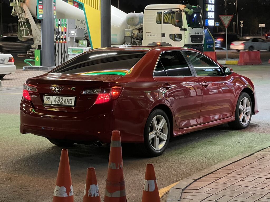 Toyota Camry: 2014 г., 2.5 л, Автомат, Бензин, Седан: фото 3