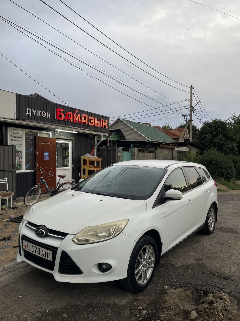 Ford Focus: 2012 г., 1.6 л, Механика, Бензин, Универсал: фото 2