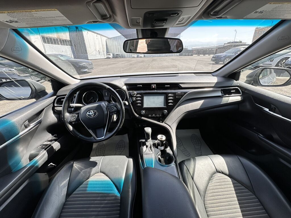 Toyota Camry: 2019 г., 2.5 л, Автомат, Бензин, Седан: фото 5
