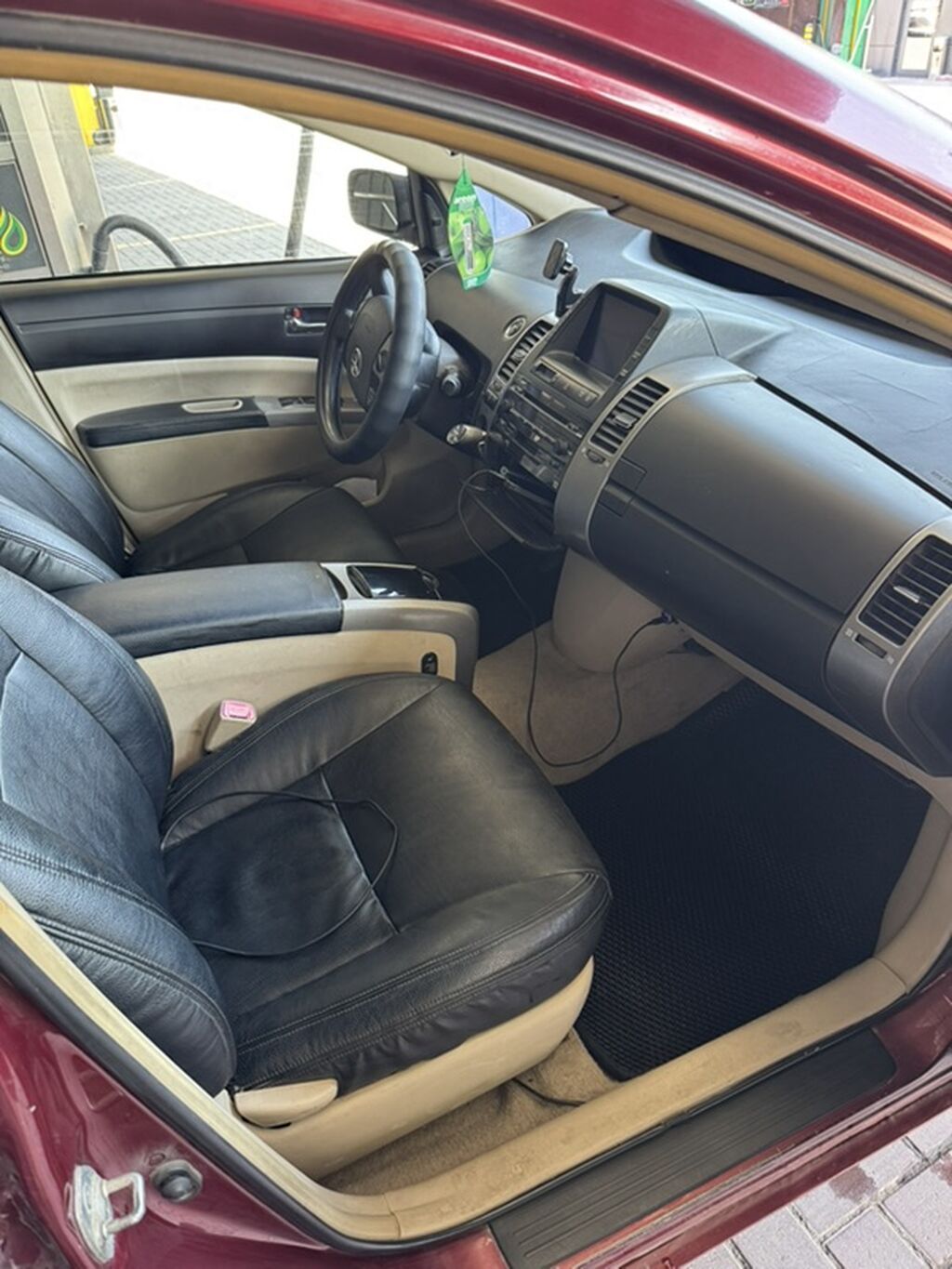 Toyota Prius: 2004 г., 1.5 л, Вариатор, Гибрид, Лифтбек: фото 6