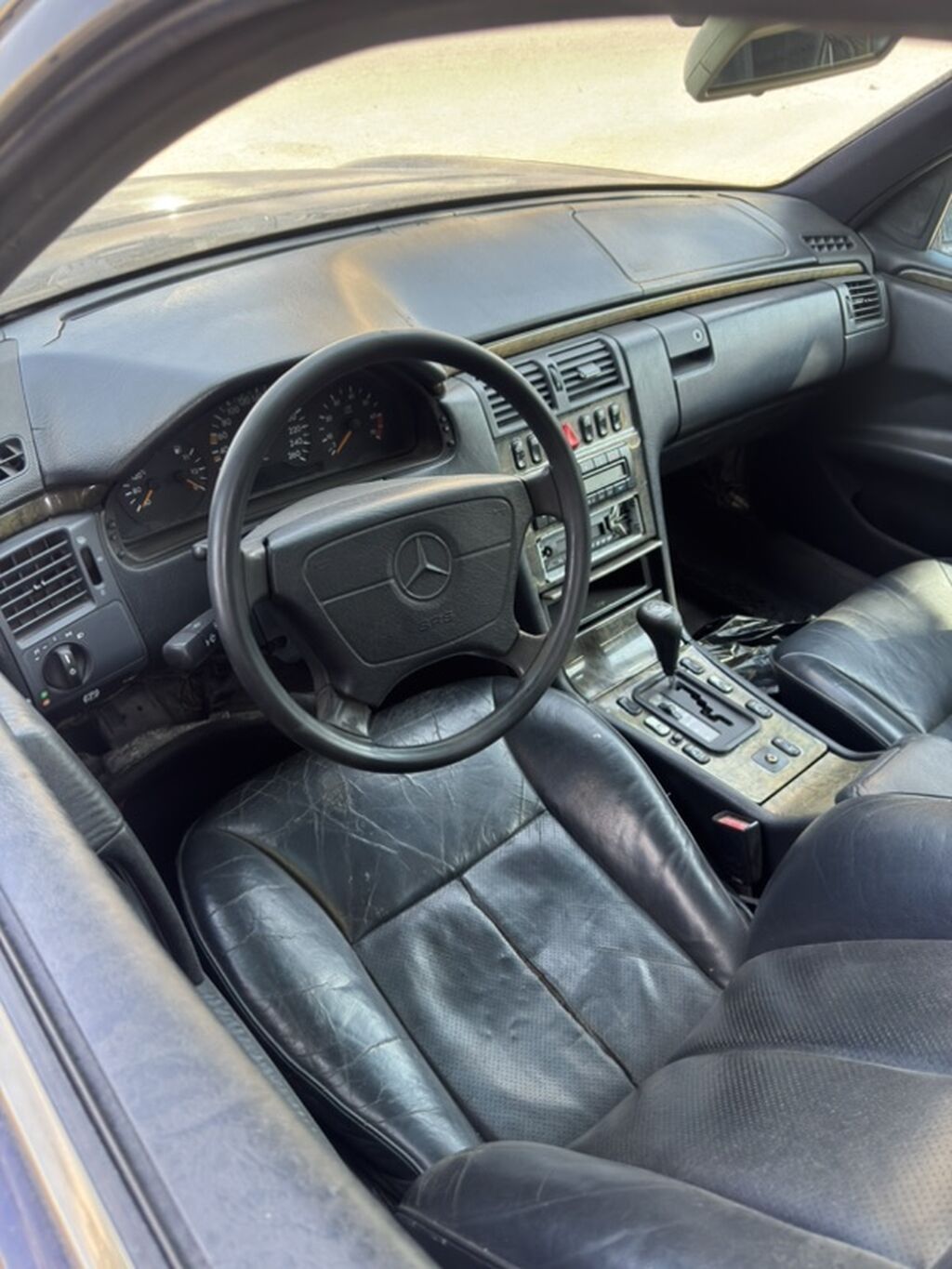 Mercedes-Benz E-Class: 1995 г., 3.2 л, Автомат, Седан: фото 6