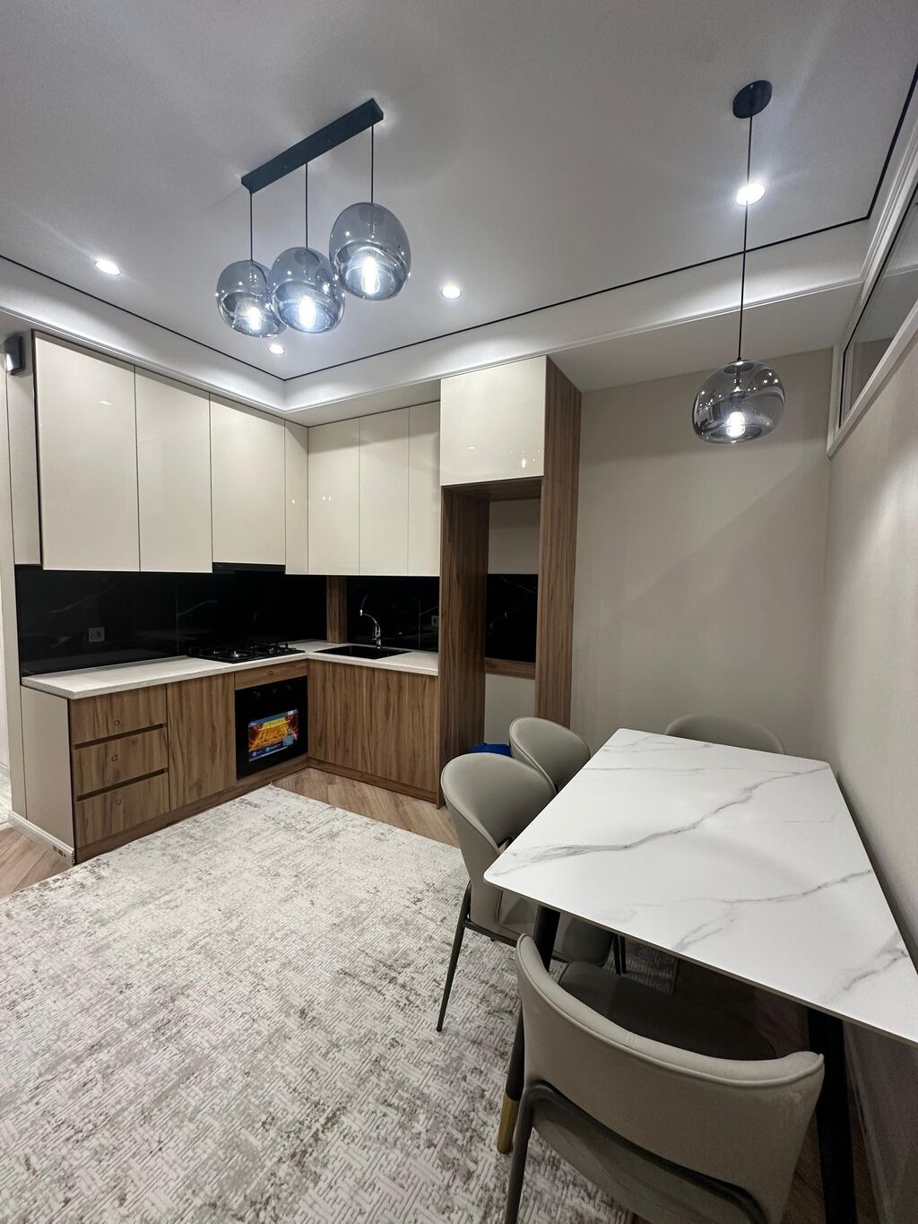 2 комнаты, 49 м², 8 мкр Элитка, 11 этаж, Евроремонт: фото 2