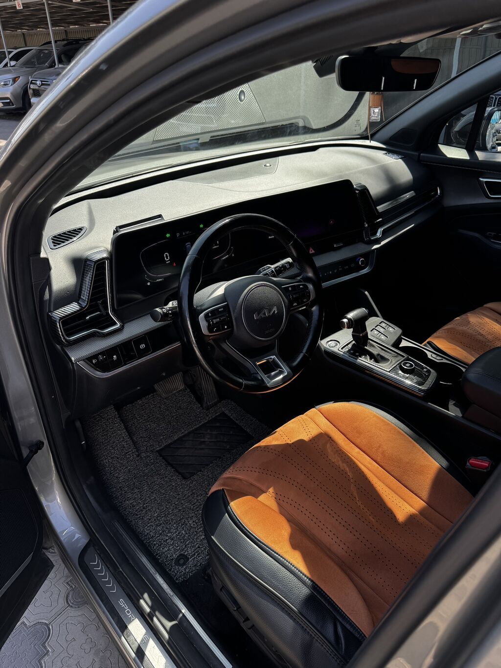 Kia Sportage: 2023 г., 2 л, Автомат, Газ, Кроссовер: фото 2