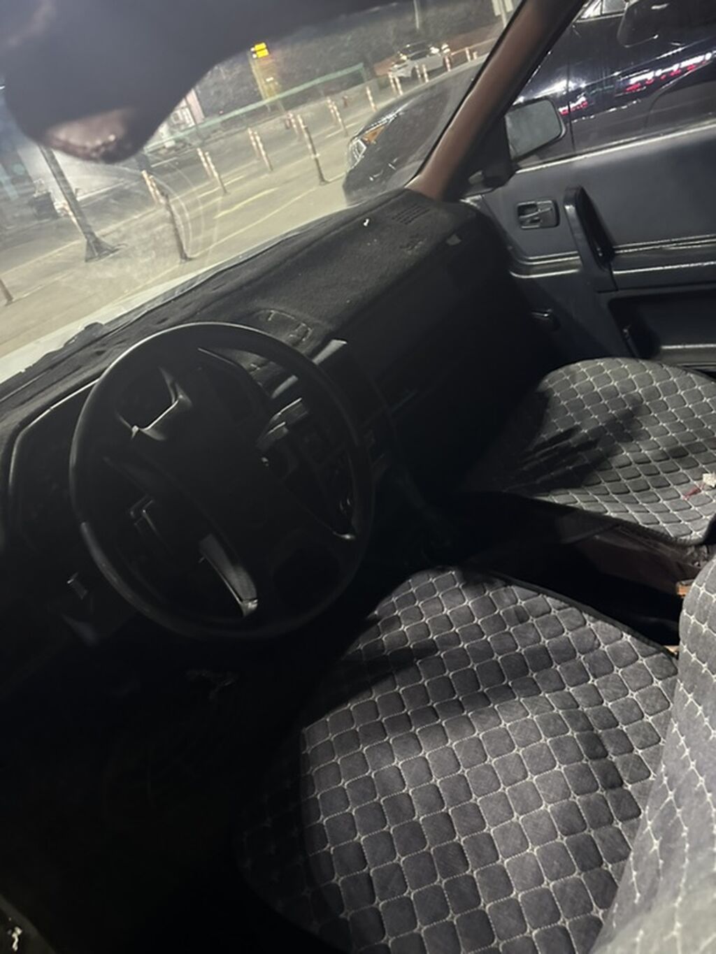Audi 100: 1986 г., 1.8 л, Механика, Бензин, Седан: фото 6