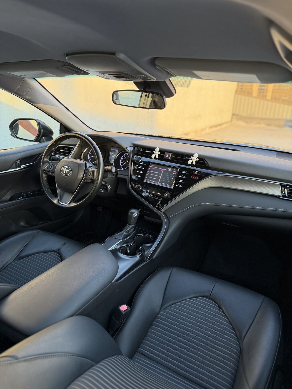 Toyota Camry: 2019 г., 2.5 л, Автомат, Бензин, Седан — фото 5
