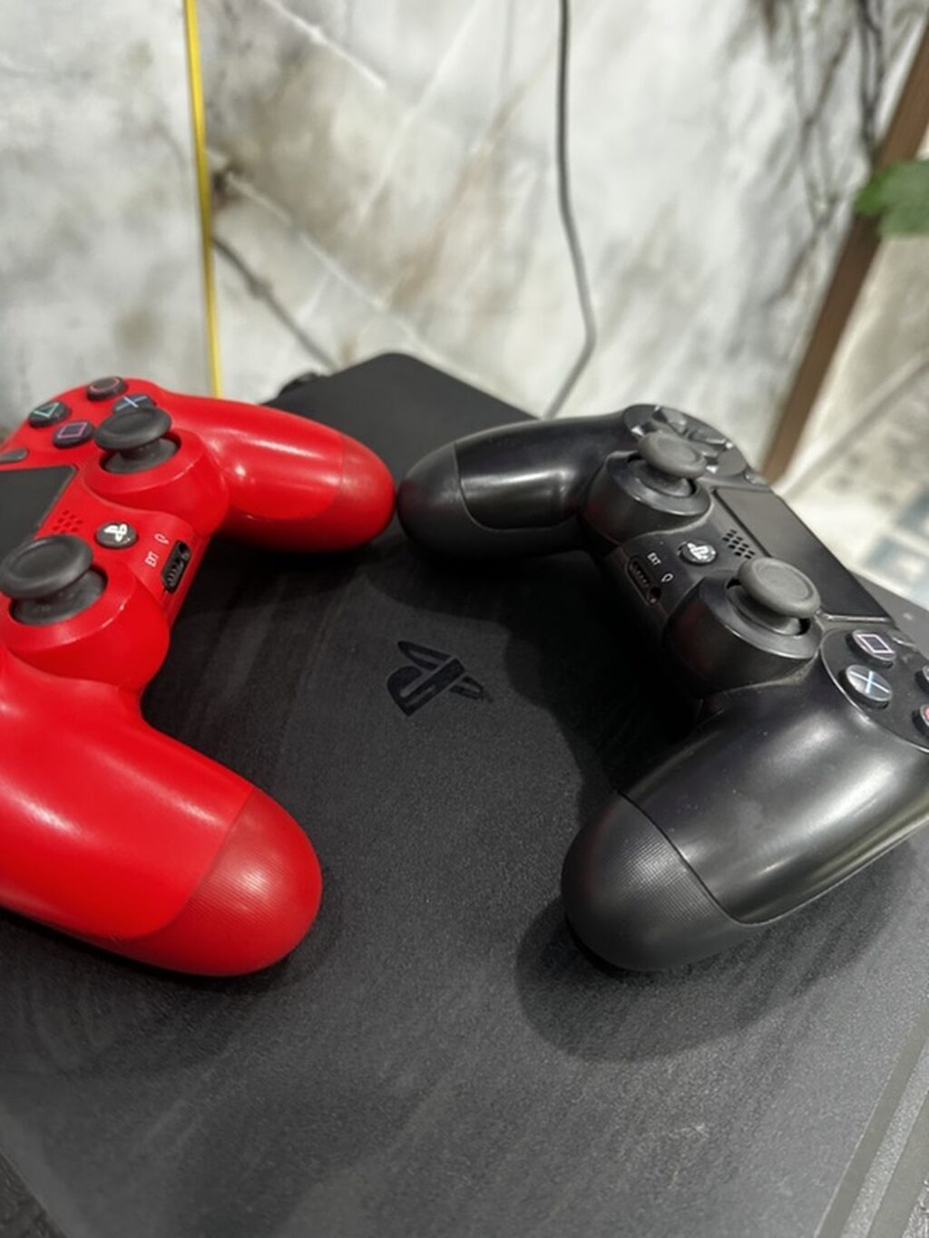 PlayStation 4 Slim + 6 бесплатных игр Не прошитая Комплектация: фото 1