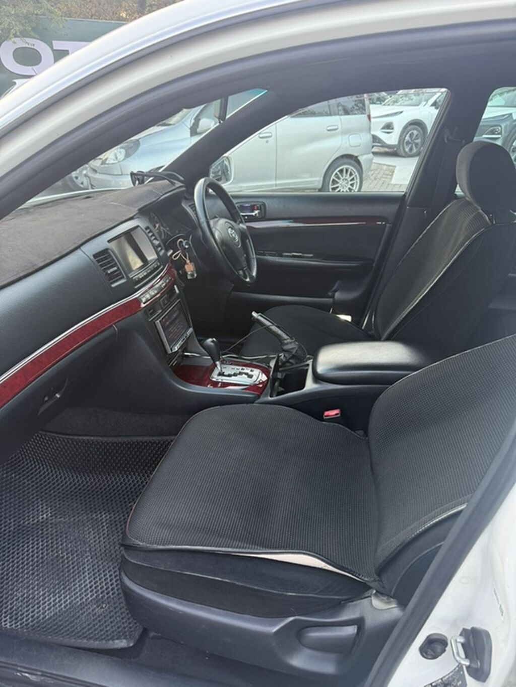 Toyota Mark II: 2004 г., 2.5 л, Автомат, Бензин, Седан: фото 4
