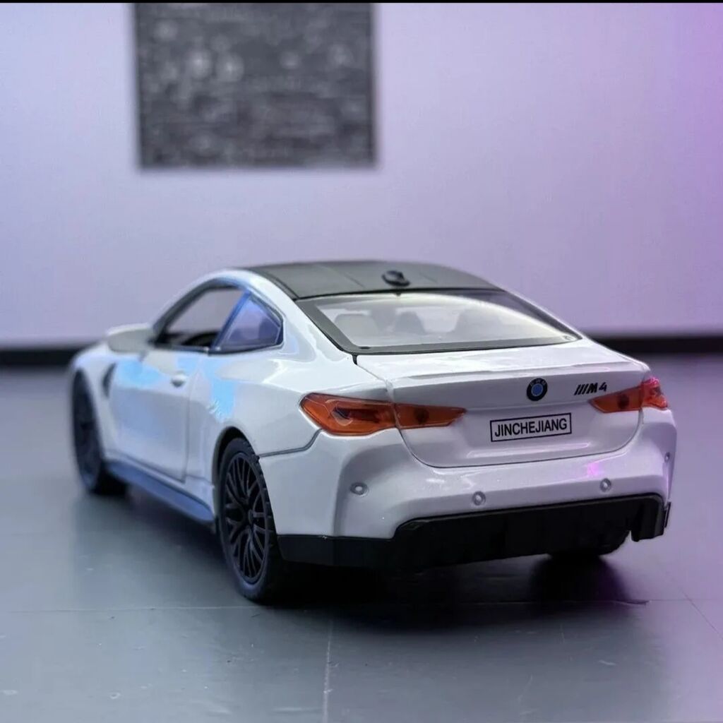 Литая модель автомобиля BMW M4 купе - Масштаб: приблизительно 1:32 — фото 5