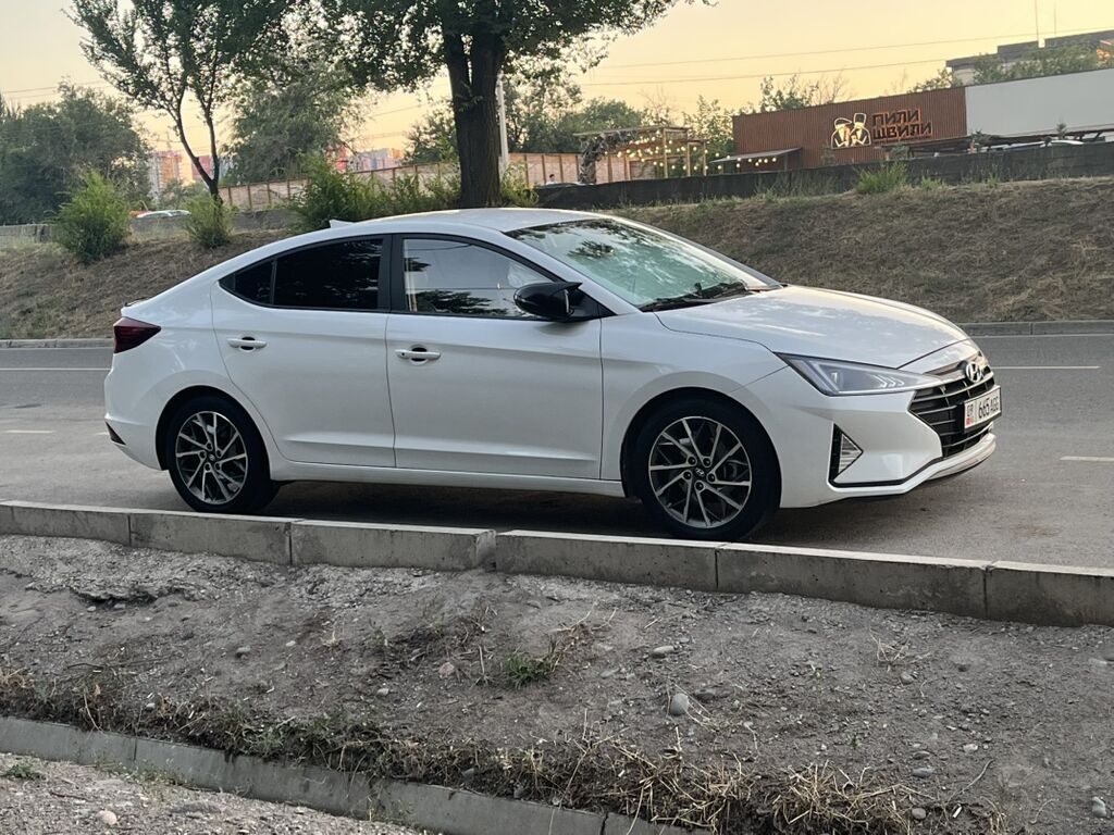 Hyundai Avante: 2019 г., 1.6 л, Вариатор, Бензин, Седан: фото 2
