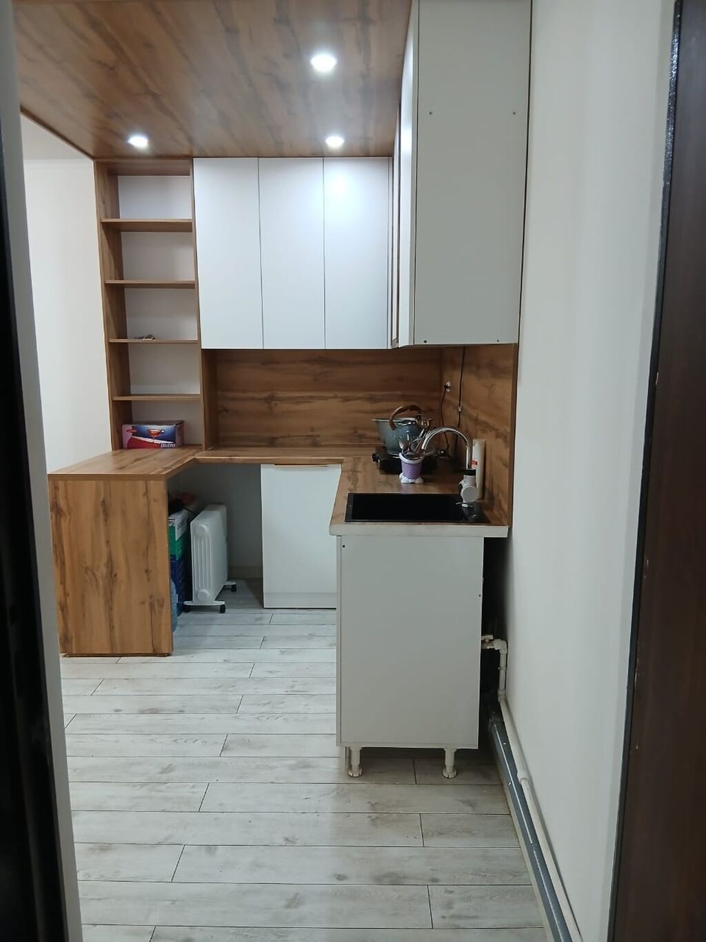 Студия 18–22 м² с отдельной кухонной зоной в многоэтажном доме: фото 2