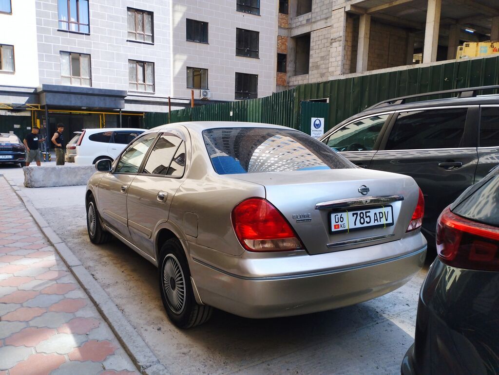 Nissan Sunny: 2004 г., Автомат, Бензин, Седан: фото 5