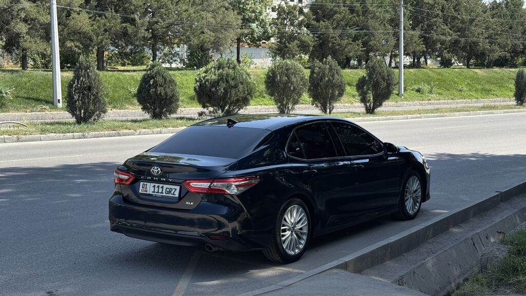 Toyota Camry: 2018 г., 2.5 л, Автомат, Бензин, Седан: фото 2