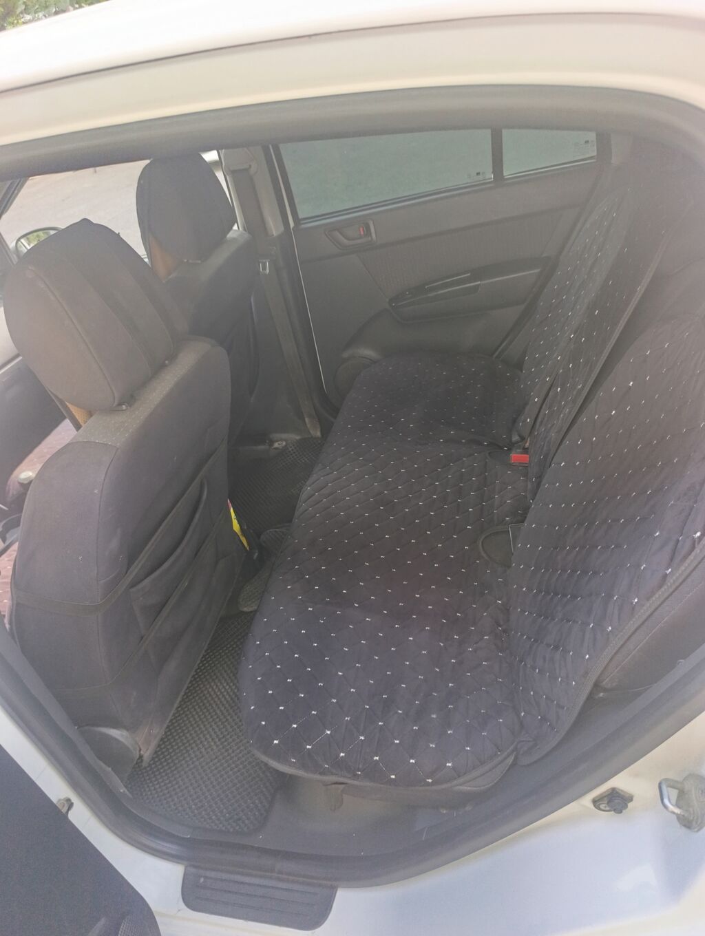 Hyundai Getz: 2010 г., 1.6 л, Механика, Бензин, Хэтчбэк: фото 8