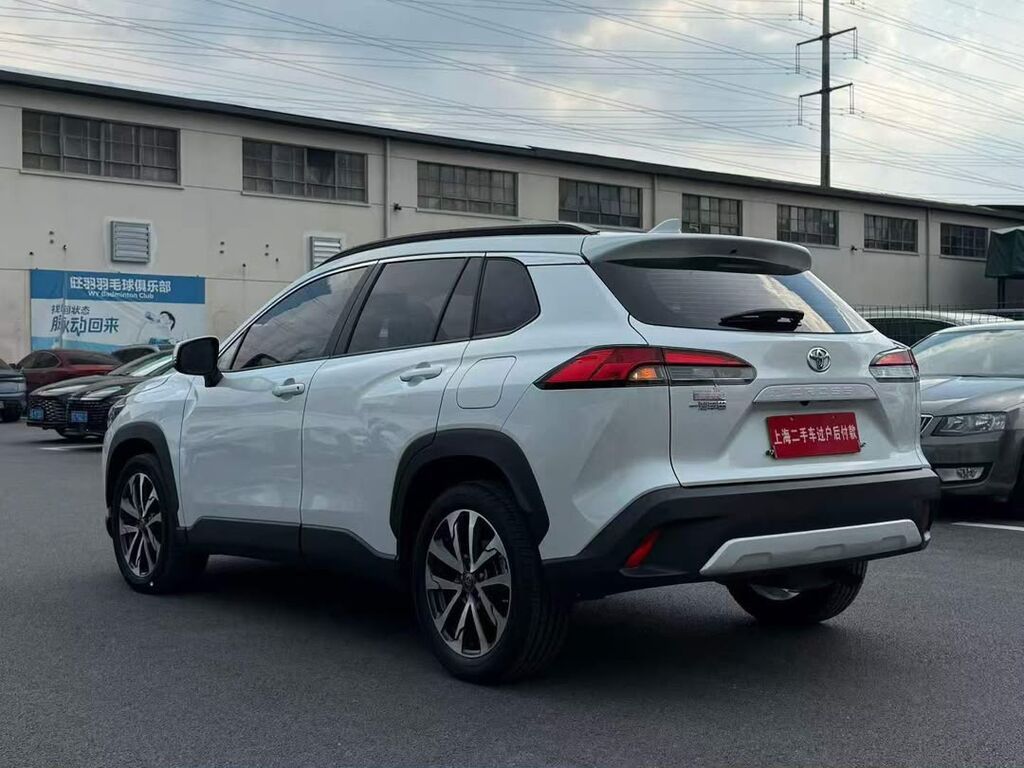 Toyota Corolla Cross: 2022 г., 2 л, Автомат, Бензин, Кроссовер: фото 2
