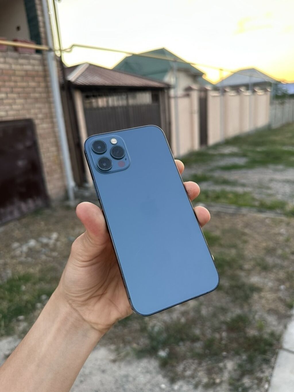 IPhone 12 Pro, Б/у, 128 ГБ, Pacific Blue, 83 %: фото 1