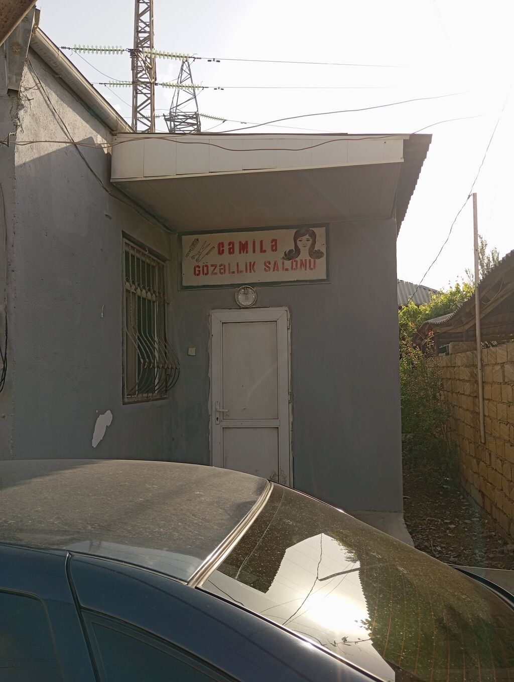 Naxalastroyda 4 otaqlı əşyalı həyət evi satılır evin hər bir şəraiti