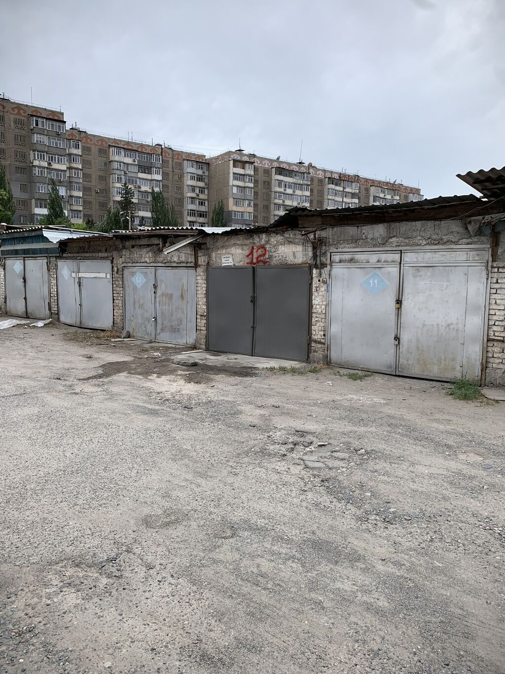 Продаю кирпичный гараж в 7-мкр по ул. Безымянная, ГК-6, напротив ТЦ: фото 2