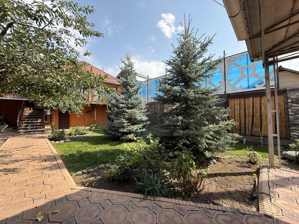 4 комнаты, 97 м², 4 соток, Бишкек, Собственник