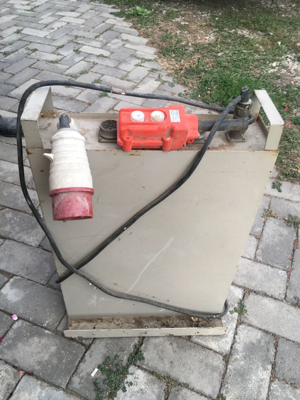 Продаю электро щит ч пулттом для управления краном и прочим: фото 2