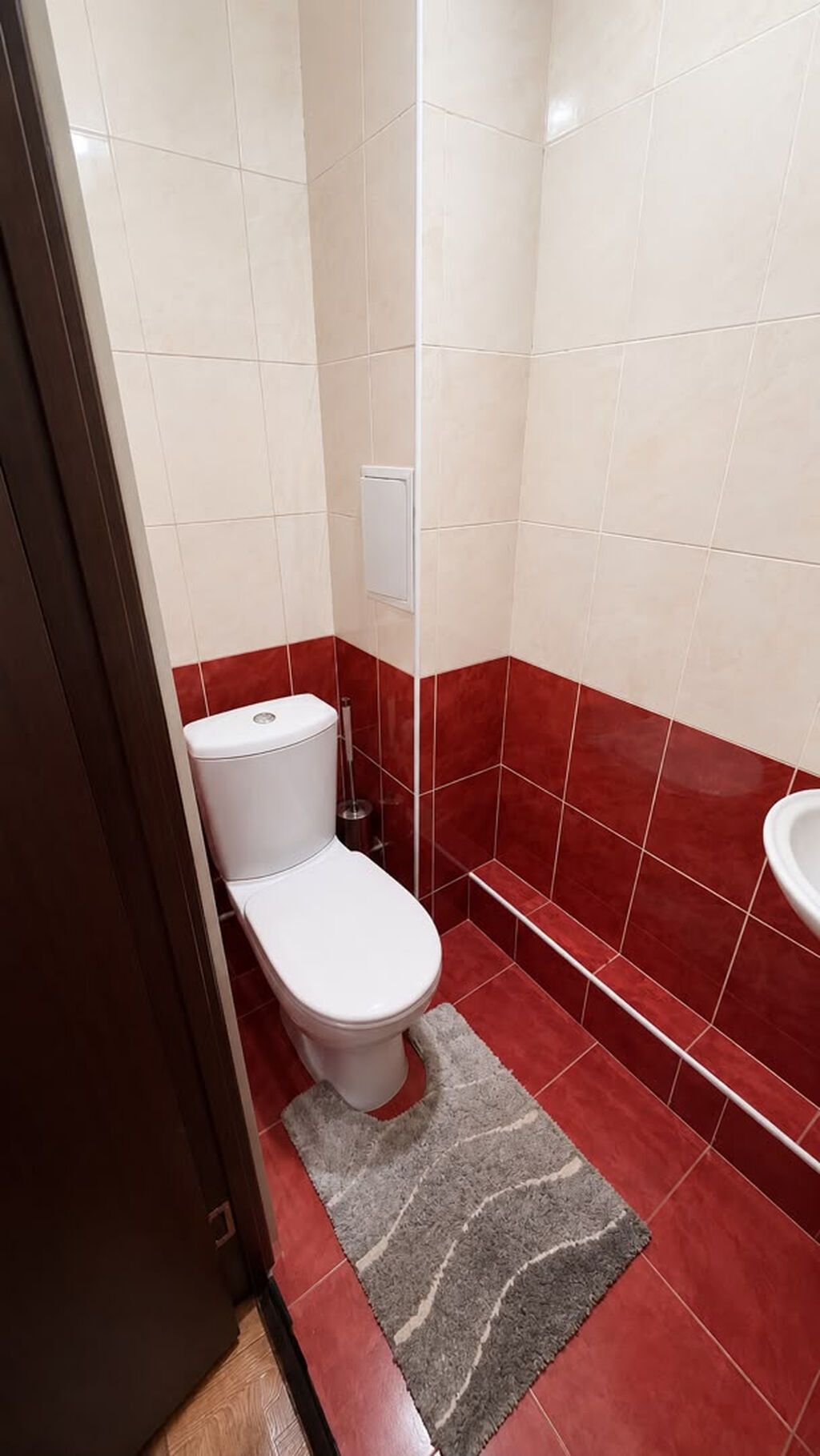 3 комнаты, 64 м², 5 мкр 105 серия, 3 этаж, Евроремонт: фото 2