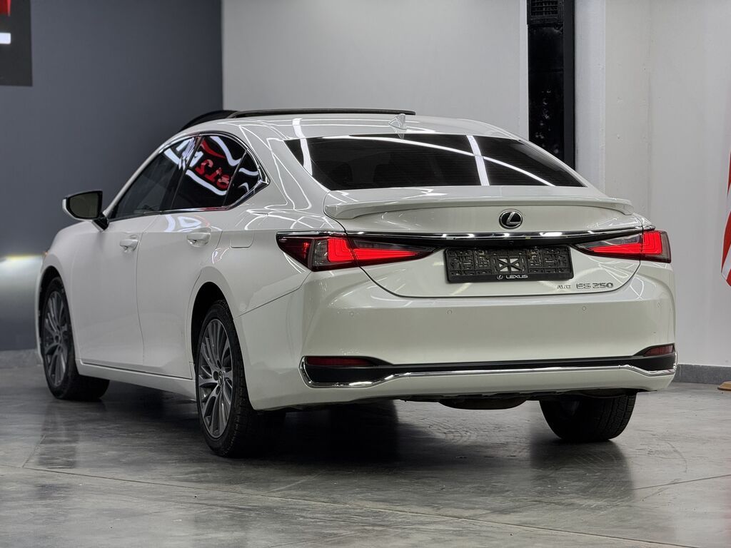 Lexus ES: 2021 г., 2.5 л, Автомат, Бензин, Седан: фото 3
