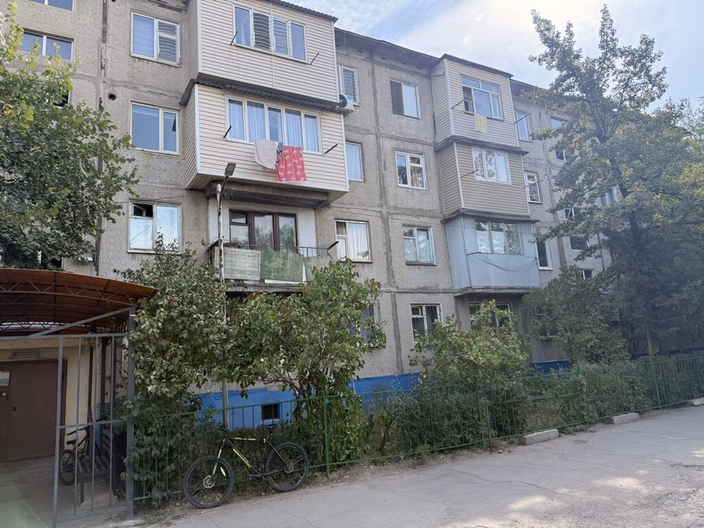 2 комнаты, 44 м², 4 мкр 104 серия, 1 этаж, Старый ремонт: фото 2