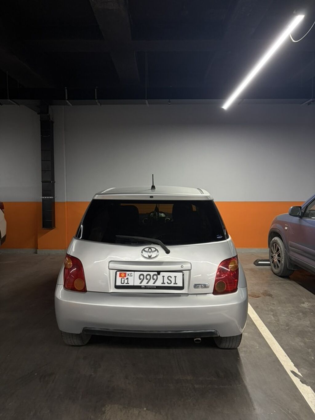 Toyota Ist: 2003 г., 1.3 л, Автомат, Бензин, Хэтчбэк: фото 3