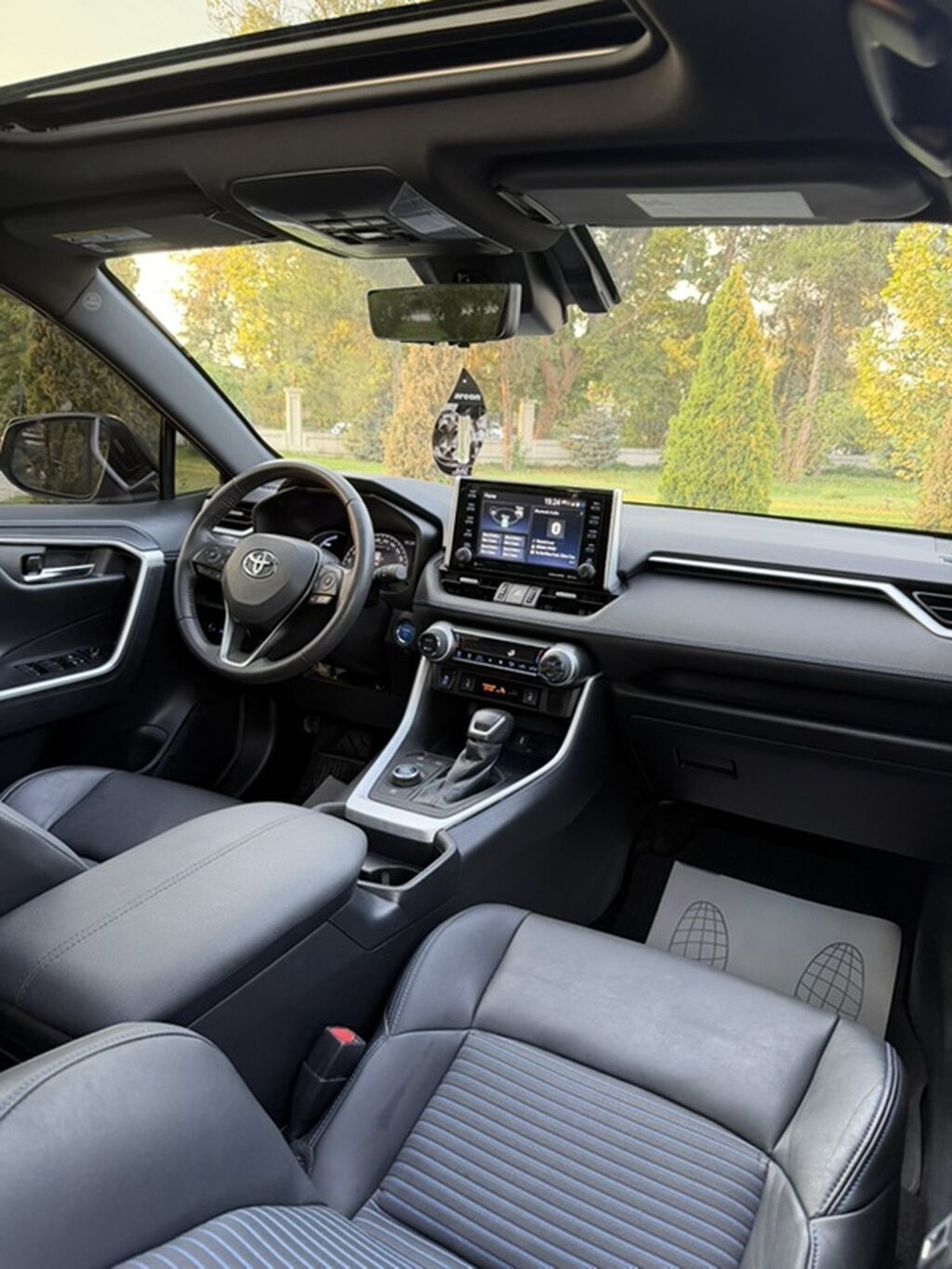 Toyota RAV4: 2021 г., 2.5 л, Автомат, Гибрид, Кроссовер: фото 7
