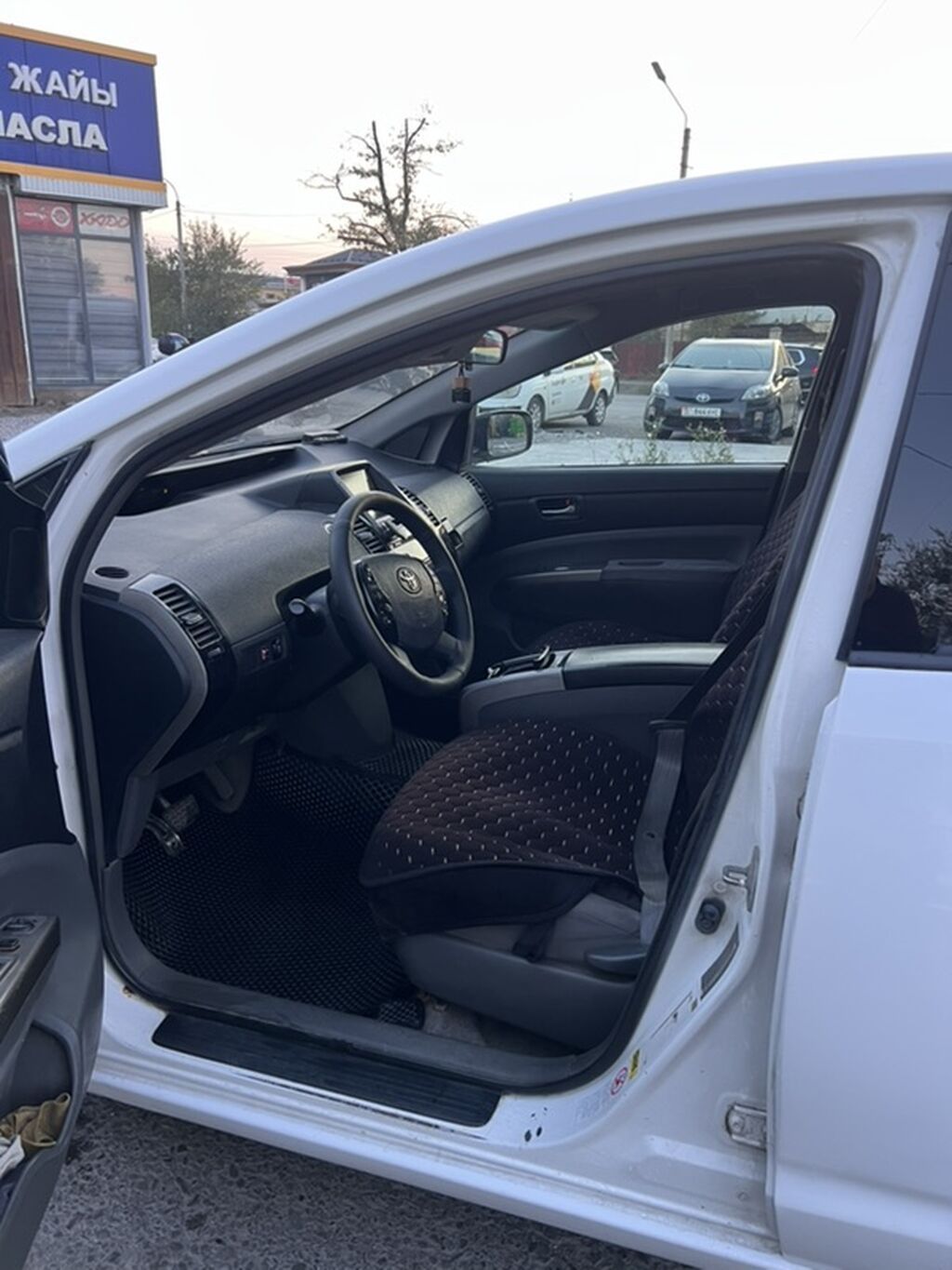 Toyota Prius: 2007 г., Автомат, Гибрид, Хэтчбэк: фото 6