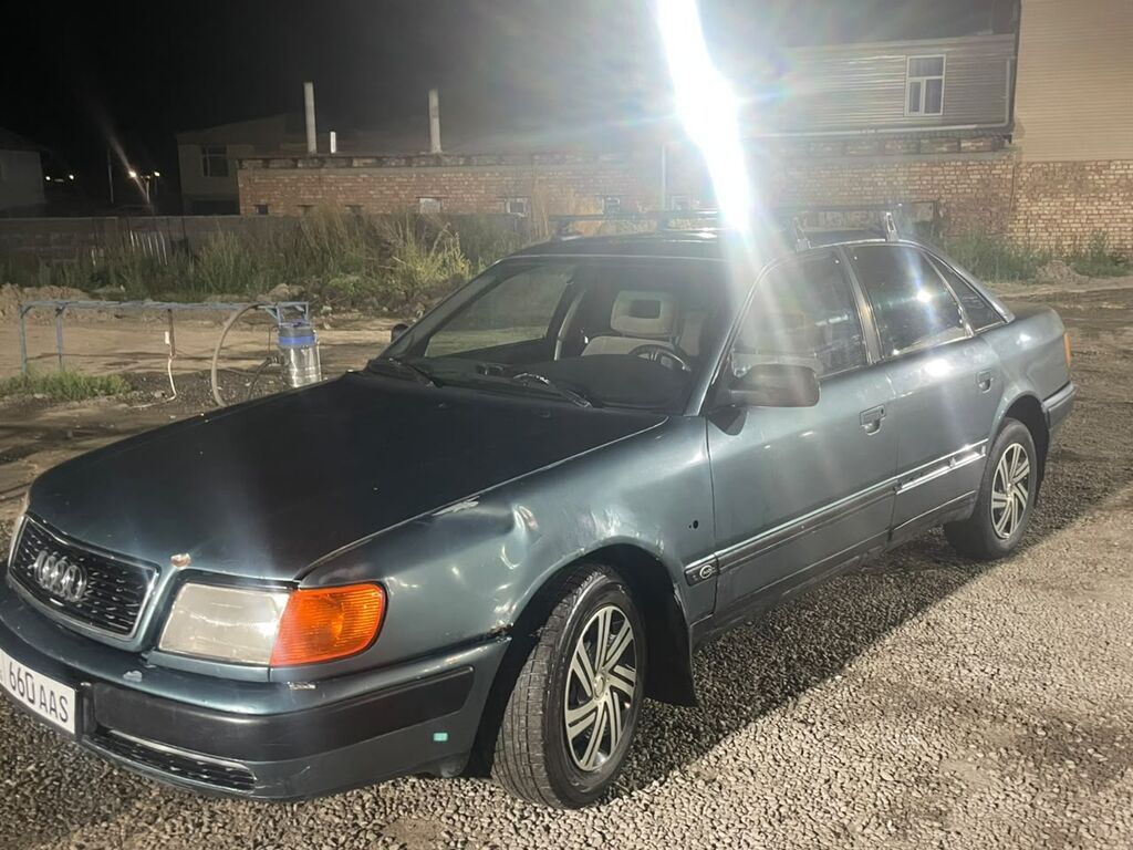 Audi 100: 1992 г., 2.3 л, Механика, Бензин, Седан: фото 2