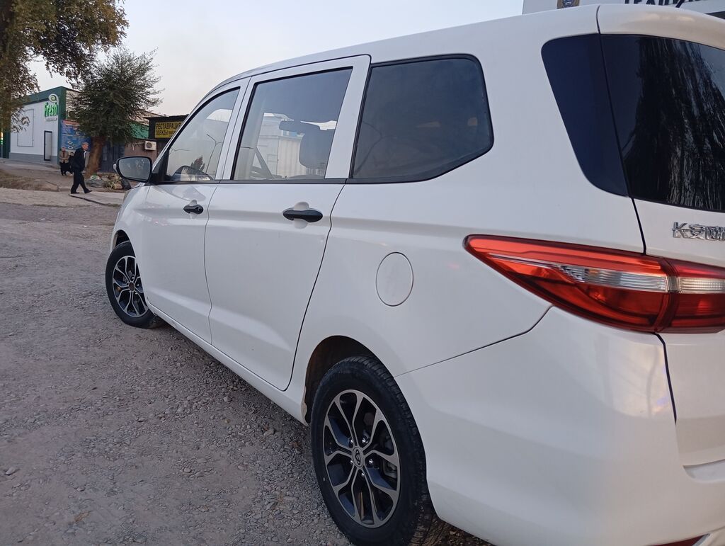 Changan Auchan A600 EV: 2022 г., 2 л, Автомат, Электромобиль, Минивэн: фото 3