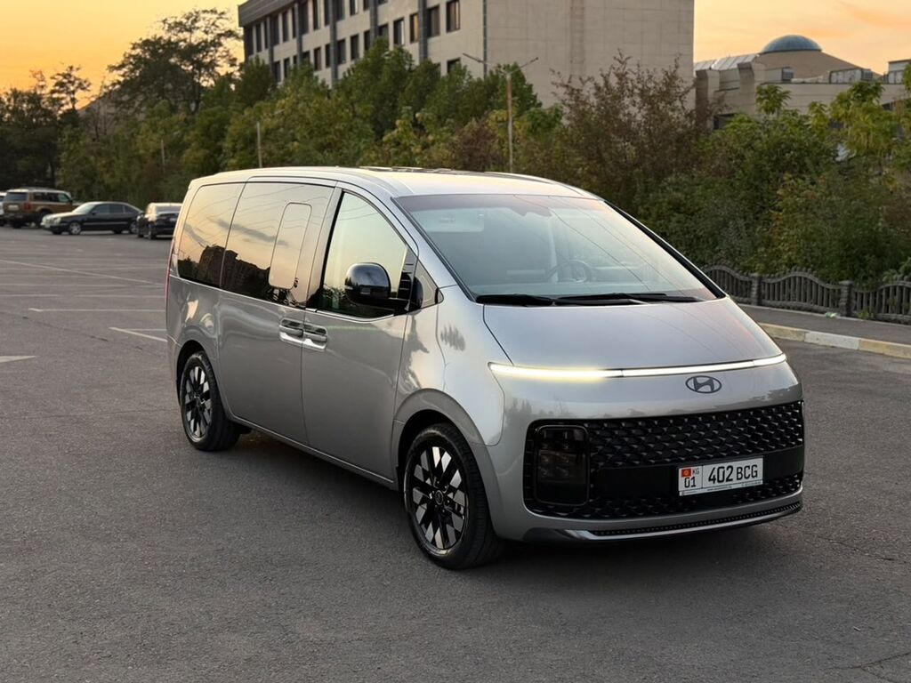 Hyundai Staria: 2025 г., 3.5 л, Автомат, Газ, Минивэн: фото 1