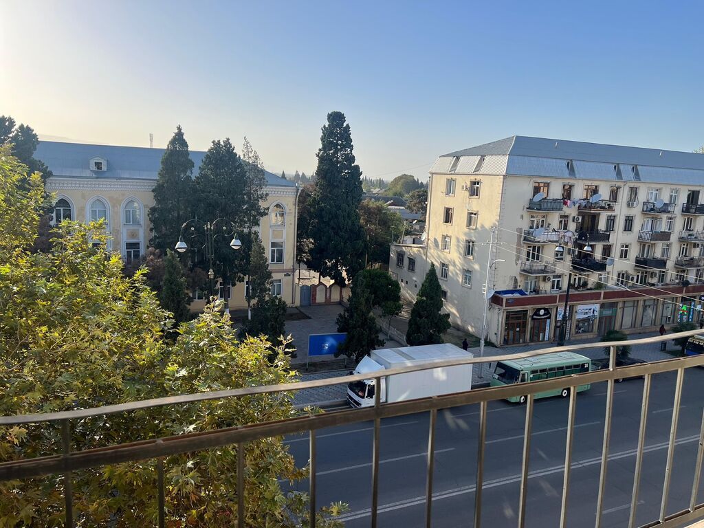 Gəncə, 3 otaqlı, Köhnə tikili, 75 kv. m