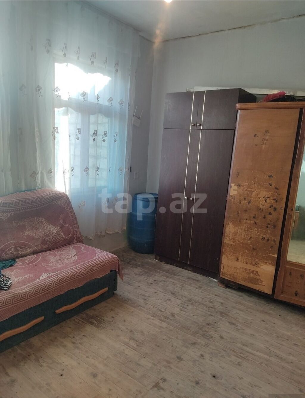 6 otaqlı, 145 kv. m, Kredit var, Təmirsiz