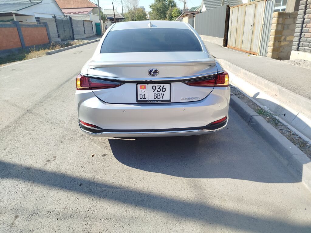 Lexus ES: 2019 г., 2.5 л, Автомат, Гибрид, Седан: фото 3
