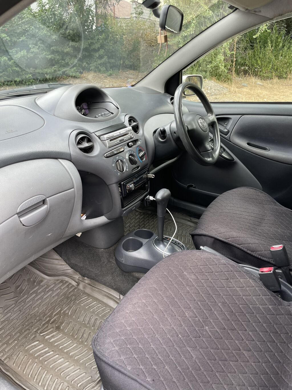 Toyota Vitz: 2002 г., 1 л, Автомат, Бензин, Хэтчбэк: фото 6
