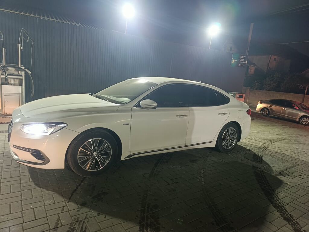 Hyundai Grandeur: 2018 г., 2.4 л, Автомат, Гибрид, Седан: фото 2