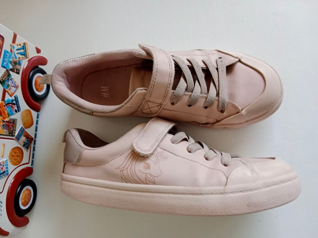 HM patike jednorog za devojčice Veličina: 400 RSD ▷ Patike